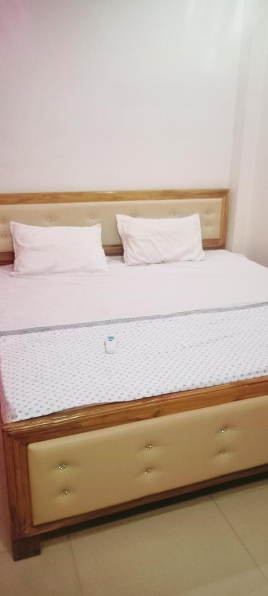 Maa Savitri Gest House Hotel Ayodhya Exterior photo