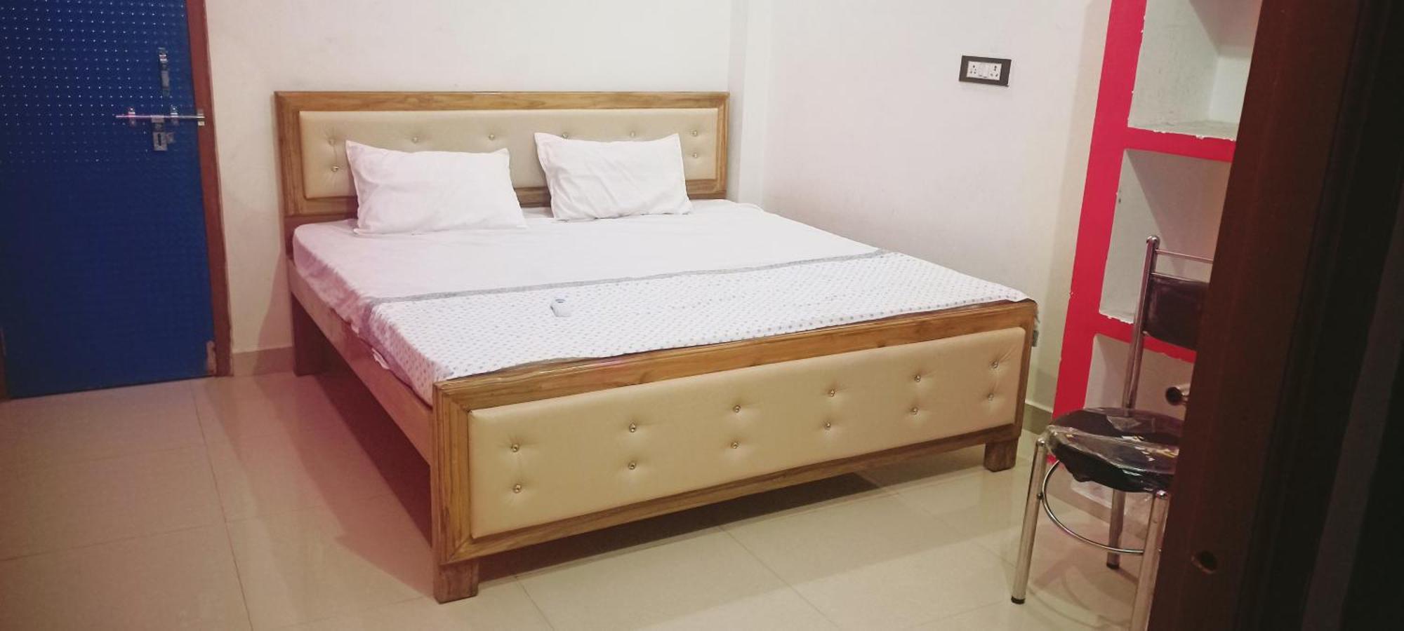Maa Savitri Gest House Hotel Ayodhya Exterior photo